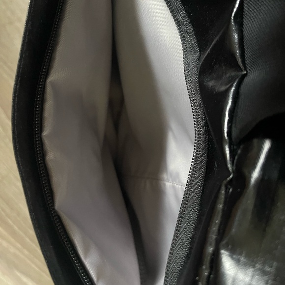 Patagonia Black Hole Pack Padded Back Polyester Backpack 49296 Black 25 L - Picture 7 of 10